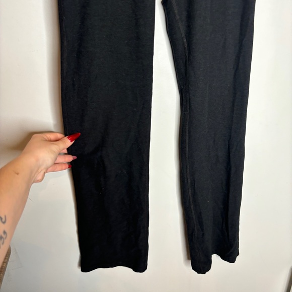 Beyond Yoga High-Rise Straight-Leg Yoga Pants - Picture 7 of 11